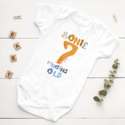 Prénom de dinosaure Alphabet jalon mensuel, body personnalisé pour bébé avec nom de dinosaure alphabet, cadeaux personnalisés dinosaures