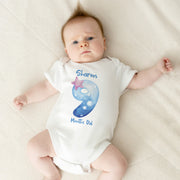 Body de bébé inspiré par le poisson, body de bébé personnalisé sous-marin avec prénom, body de bébé milestone mensuel personnalisé style poisson